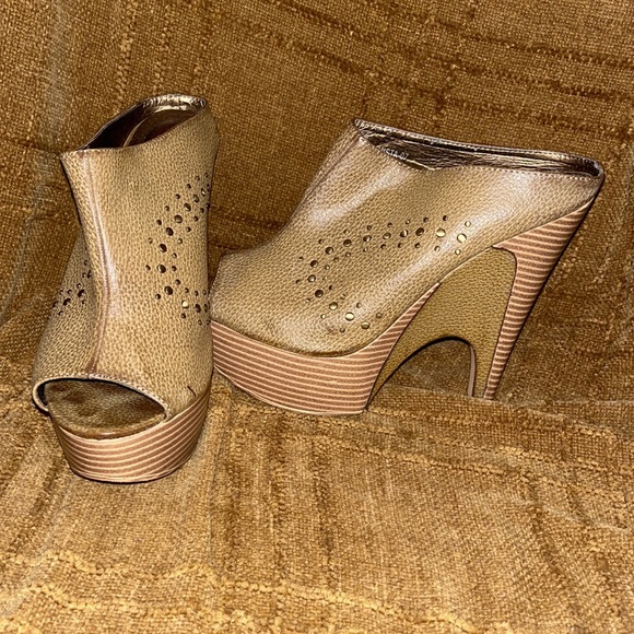 Wave - Picture 2 of 5